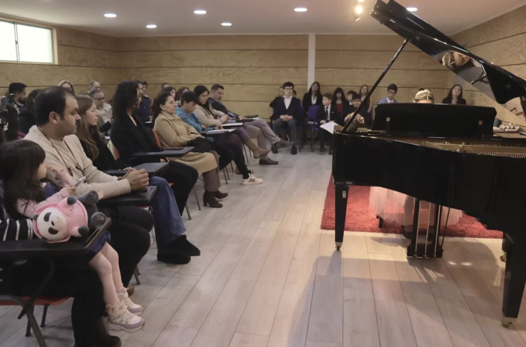 Imagen concierto de piano en el auditorio de la Academia de Artes Musicales