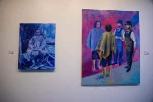 La imagen muestra dos obras del artista